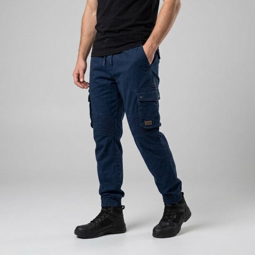 Spodnie joggery RIDER granatowe na modelu