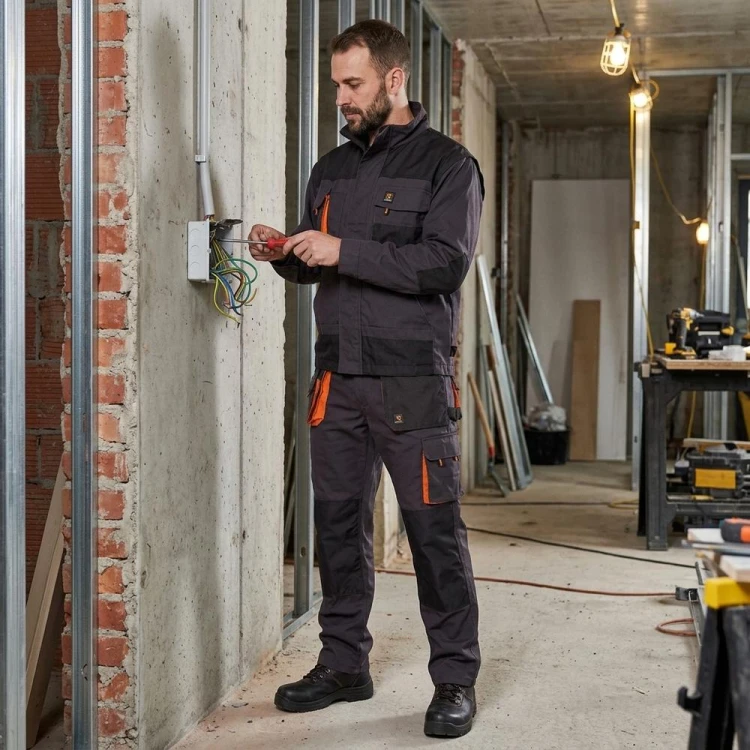 PROWORK przy instalacji elektrycznej