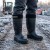Kalosze WORKER na mroźnym placu robót drogowych