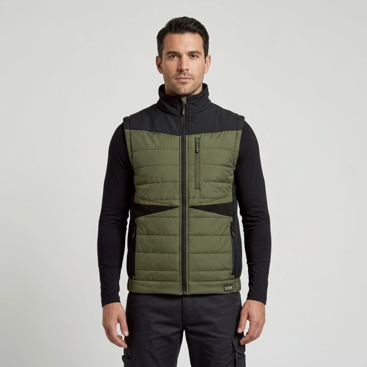 Kamizelka hybrydowa COMFORT PLUS oliwkowo-czarna na modelu