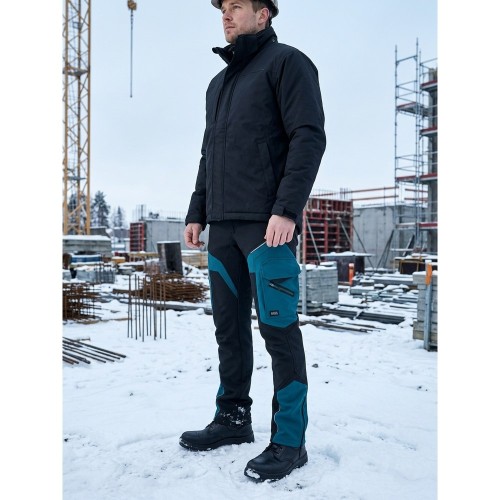 Spodnie COMFORT WINTER czarno-petrolowe w pracy na budowie zimą