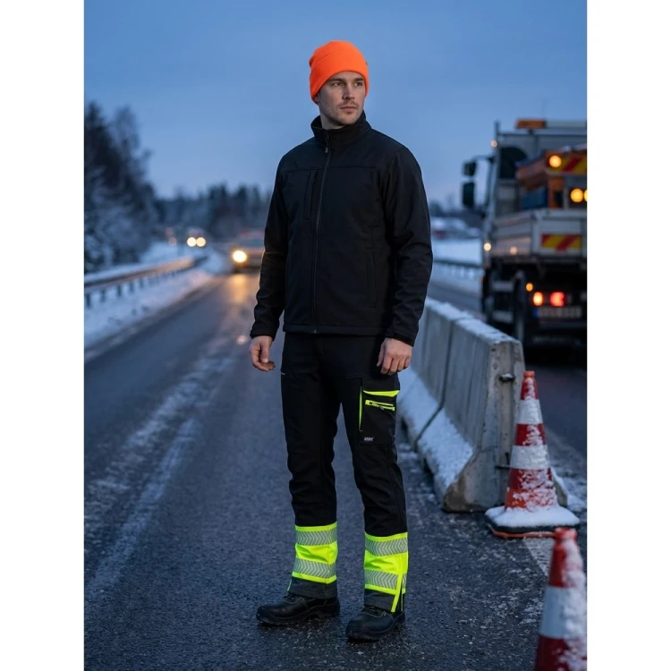 Spodnie COMFORT NEO WINTER czarno-żółte w pracy przy drodze