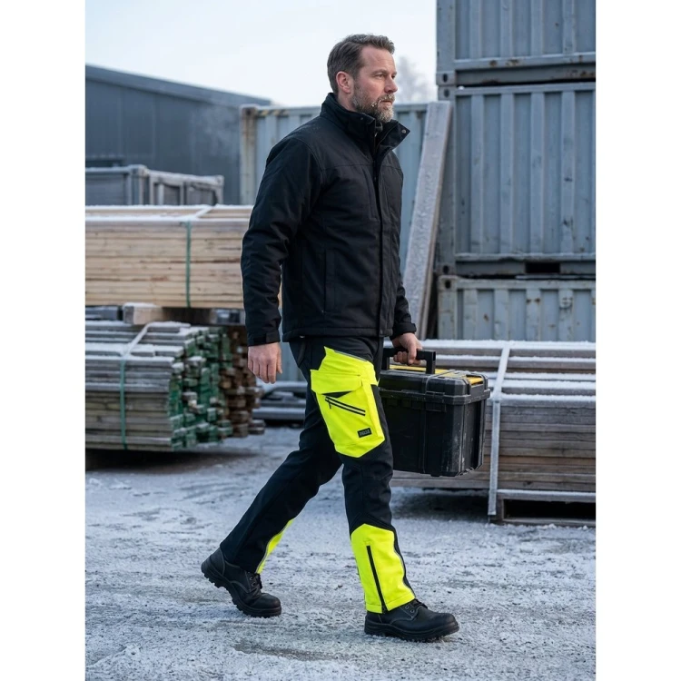 Spodnie COMFORT WINTER czarno-żółte – zastosowanie w magazynie