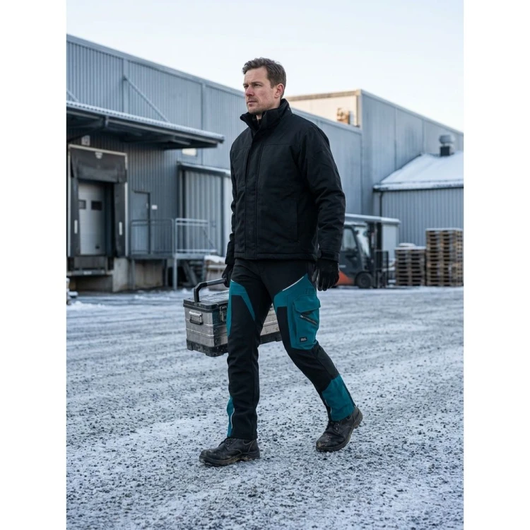 Spodnie COMFORT WINTER czarno-petrolowe – zastosowanie w magazynie