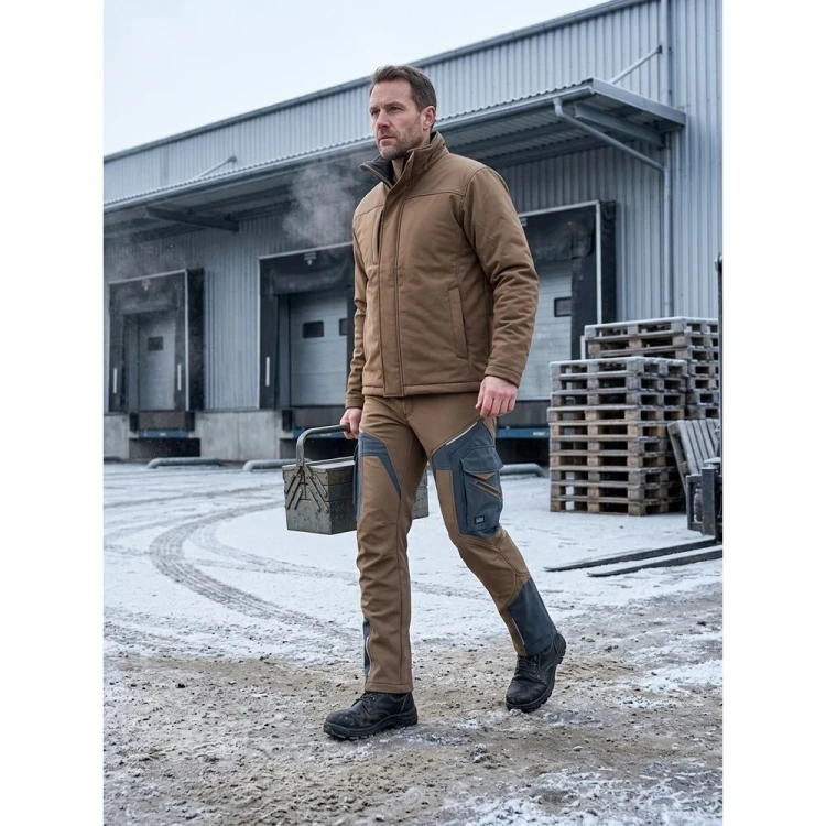Spodnie COMFORT WINTER brązowo-grafitowe – zastosowanie w magazynie