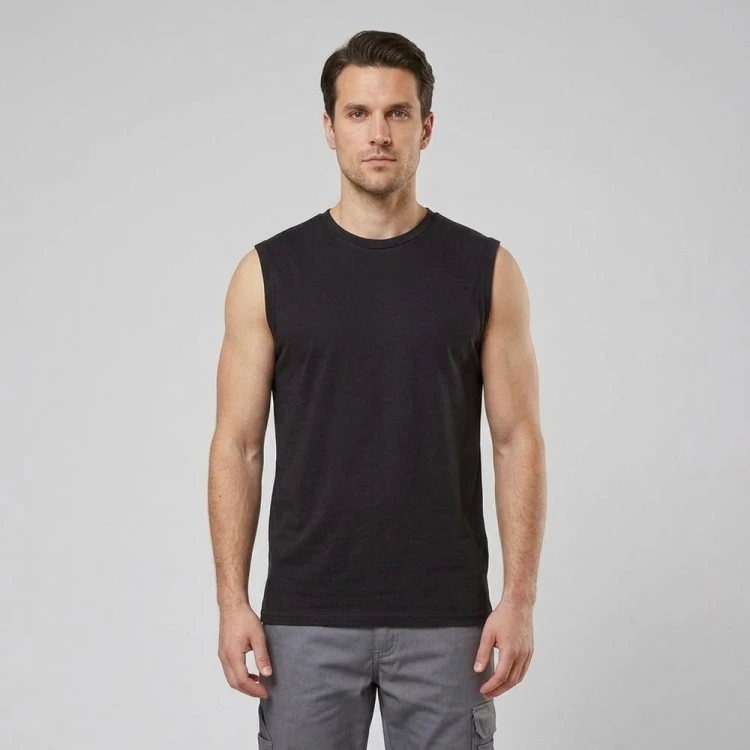 Koszulka bez rękawów JHK URBAN TANK TOP czarna na modelu
