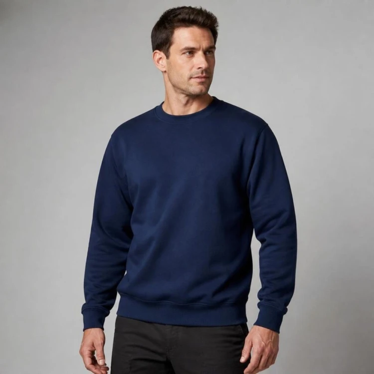 Bluza JHK JT SWEATSHIRT CR granatowa – na modelu