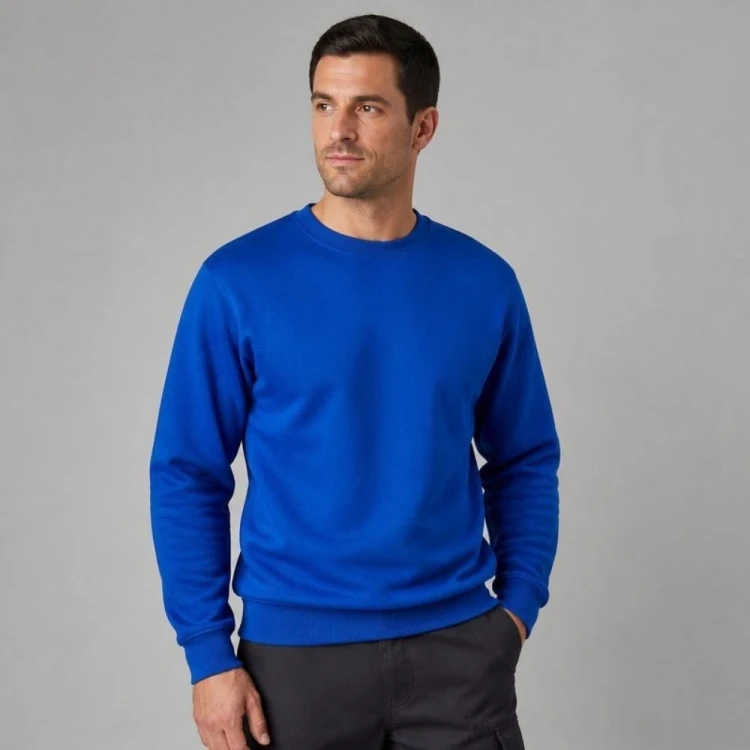 Bluza JHK JT SWEATSHIRT CR niebieska – na modelu