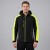Kurtka softshell outdoor czarno-żółta na modelu