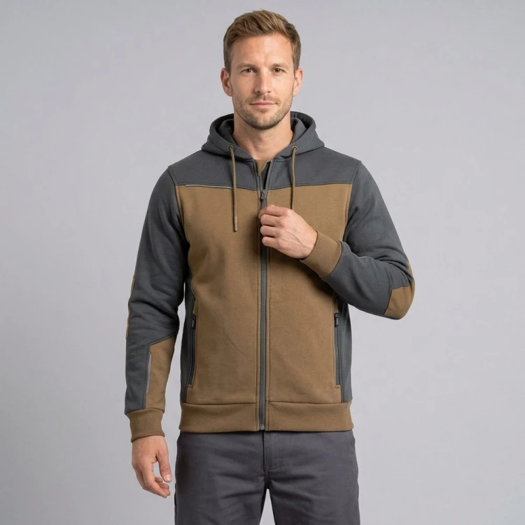 Bluza dresowa robocza COMFORT PLUS brązowo-szara na modelu