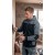 Bluza dresowa COMFORT PLUS czarno-szara w pracy – ujęcie 2