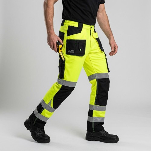 Spodnie robocze FLASH żółto-czarne na modelu